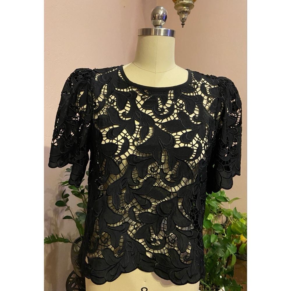 Express Embroidered Crochet Puff Sleeve Top